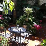 ペンシオン ロス アルコス ゲストハウス